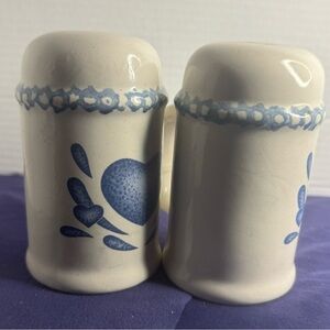 Blue Heart Pattern Salt Pepper Shakers Stovetop Country Farmhouse Ceramic Vtg